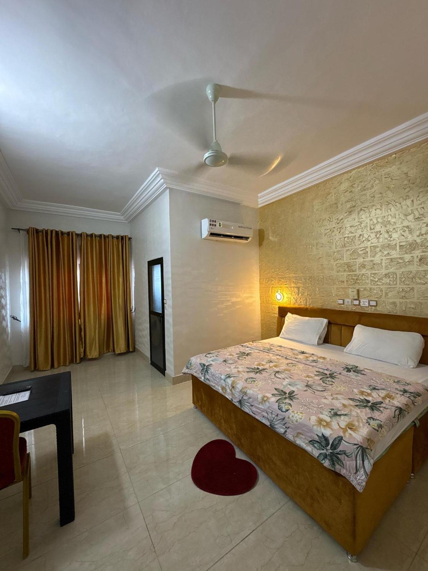 Hotel Mavilla Cotonou Exterior photo
